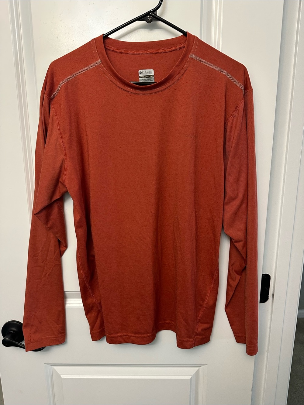 Columbia Menโs Long-Sleeve Performance Shirt - Rust Size Medium